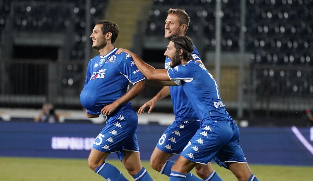 Empoli tampil mengejutkan di awal laga ketika mereka langsung unggul 1-0 pada menit ke-4. Filippo Bandinelli mampu menyelesaikan umpan dari Nedim Bajrami dengan sebuah tendangan keras ke sudut kanan gawang Lazio yang dikawal Pepe Reina. (Foto: LaPresse via AP/Marco Bucco)