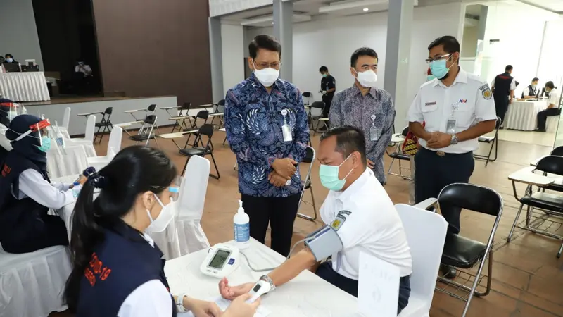 PT Kereta Api Indonesia (Persero) (KAI) melakukan vaksinasi massal kepada 5.246 pegawai