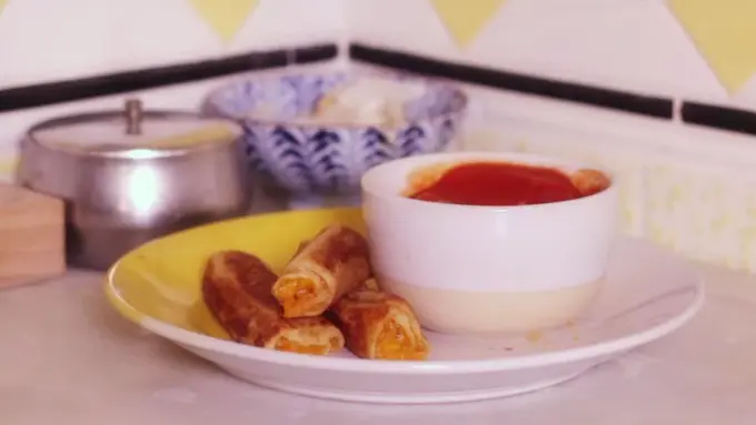 Roti Pipih Isi Keju, Santapan Ringan Setelah Makan Malam