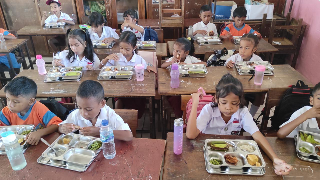 Sejumlah Murid SD di Kupang Makan Bergizi Gratis Tanpa Lauk Daging, Ini Penyebabnya