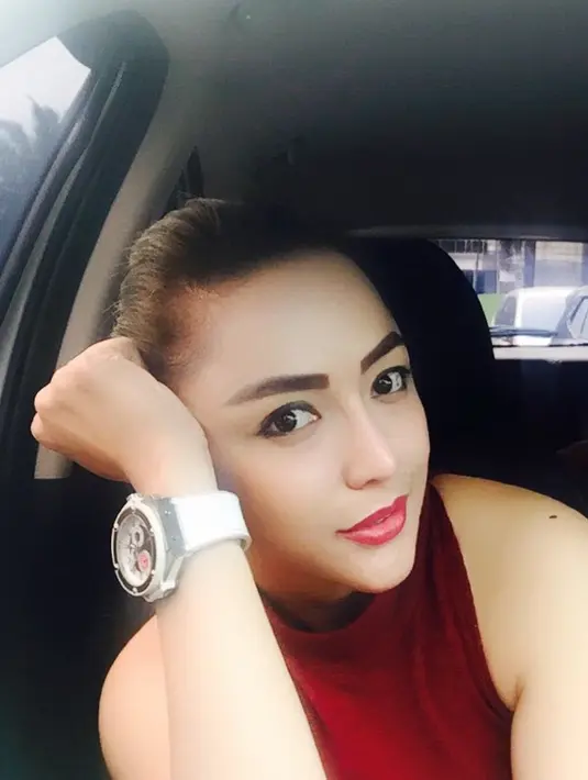 <p>Sayangnya, hubungan tersebut tak berlangsung lama. Nama Regina Andriane pun seolah tenggelam bak di telan bumi. (FOTO: instagram.com/reginaandriane/)</p>