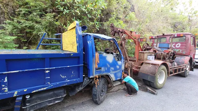 Kecelakaan truk engkel terguling di Kebumen tewaskan 5 orang dan 19 lainnya luka-luka. (Foto: Liputan6.com/Polres Kebumen)