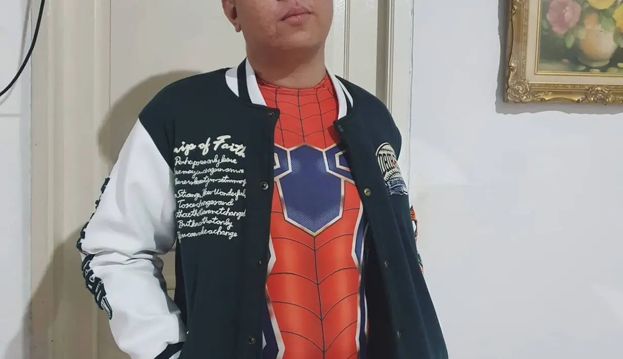 <p>Sebelum terjun menjadi YouTuber, Windah Basudara sempat menjadi pegawai hotel bintang lima lalu memutuskan untuk keluar dari pekerjaan tersebut. (FOTO: instagram.com/windahbasudara/)</p>