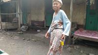 Miskin secara kasat mata tak menjamin mbah Suliyem masuk sebagai penerima manfaat Program Keluarga Harapan (PKH). (Foto: Liputan6.com/kusfitriyah Martyasih)