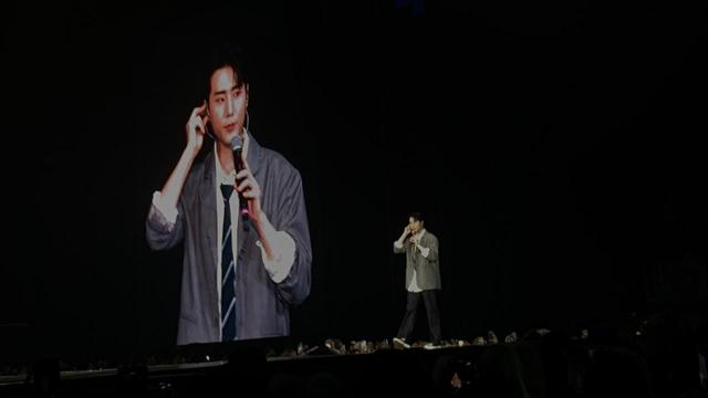 YoungK mengatakan suka sekali dengan makanan Indonesia. (Liputan6.com/Jihan Rafifah)