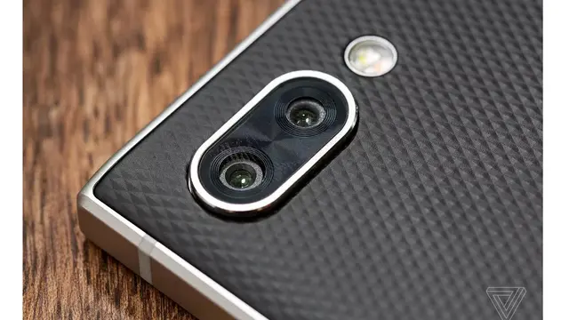 Kamera ganda Blackberry Key2