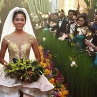 Si penulis ternyata punya hubungan dekat dengan keluarga tersebut. (Foto: Crazy Rich Asians)