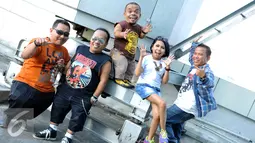 Ucok memberi nama bandnya The Baba Band yang diambil dari bahasa Mandarin yang artinya melambung tinggi, jauh ke angkasa,  Jakarta, Senin (31/8/2015). (Liputan6.com/Panji Diksana)