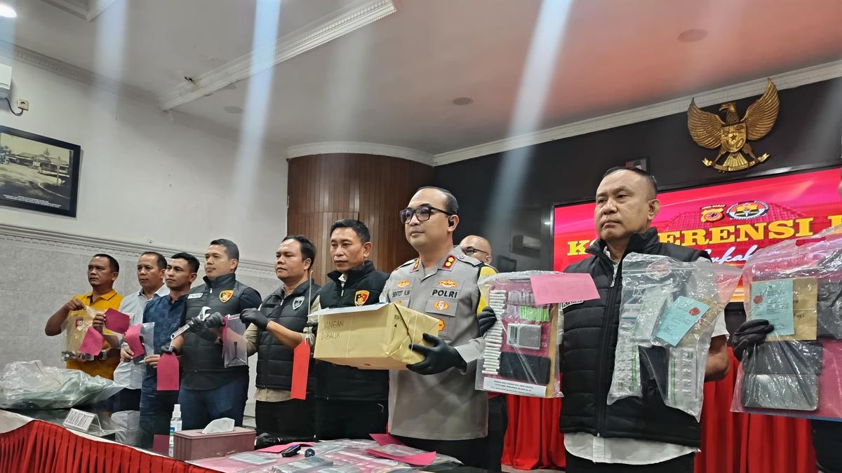 Pekerja Dapur SPPG di Sukabumi Nyambi Tanam Ganja Demi Bayar Kontrakan Berujung Diciduk Polisi