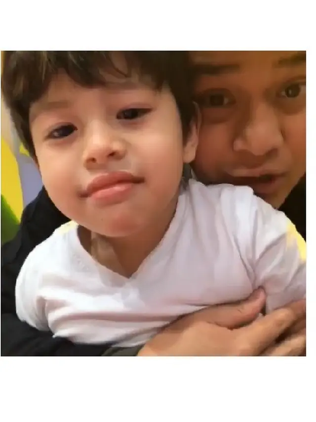 6 Potret Persahabatan Nikita Mirzani dan Billy Syahputra, Bak Kakak Adik