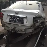 Kendaraan yang ditabrak oleh Ridho Rhoma.