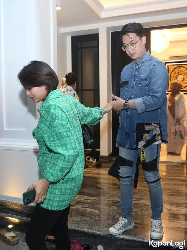 Wika Salim dan Max Adam