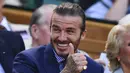 3. David Beckham - Becks yang merupakan kiblat mode pesepak bola juga pernah melakoni beberapa film, diantaranya Goal II, The Man from U.N.C.L.E dan yang paling anyar King Arthur. (AFP/Glyn Kirk)