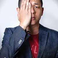 Eksklusif Ernest Prakasa (Fotografer: Febio Hernanto, Digital Imaging: Iqbal Nurfajri/Bintang.com)