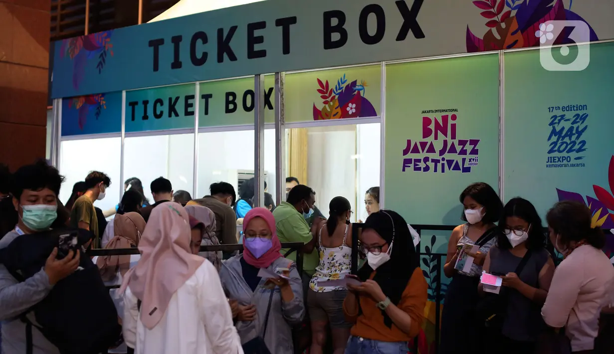 <p>Suasana warga saat Perhelatan Jakarta Internasional BNI Java Jazz Festival (BNIJJF2022), di JiExpo Kemayoran, Jakarta Pusat, Jumat (27/5/2022). Perhelatan itu akan diselenggarakan selama tiga hari sampai Minggu, 29 Mei 2022. (Liputan6.com/Johan Tallo)</p>