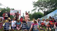 Masyarakat Rambung Baru melakukan aksi protes