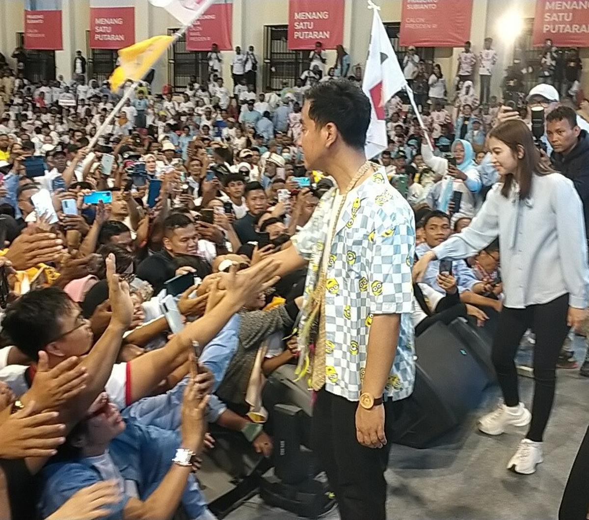 Cawapres Gibran Rakabuming Raka kembali mengungkit soal greenflation atau inflasi hijau dan State of the Global Islamic Economy (SGIE) di hadapan pendukungnya.