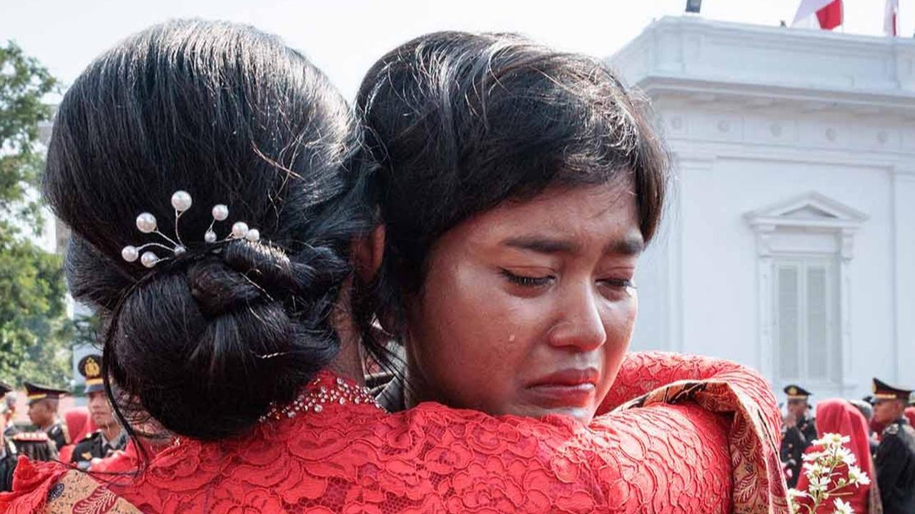 FOTO: Tangis Haru Warnai Pelantikan 2.000 Perwira Remaja oleh Presiden Prabowo