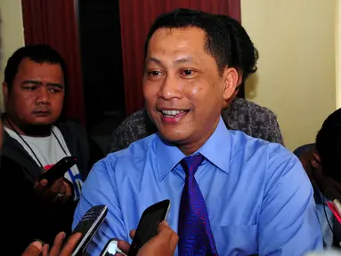 Kabareskrim Mabes Polri Komjen Budi Waseso memberikan keterangan pers terkait pembatalan penahanan Bambang Widjojanto (BW), Jakarta Kamis (23/4/2015). BW tak jadi ditahan karena bersikap kooperatif oleh penyidik. (LIputan6.com/Yoppy Renato)