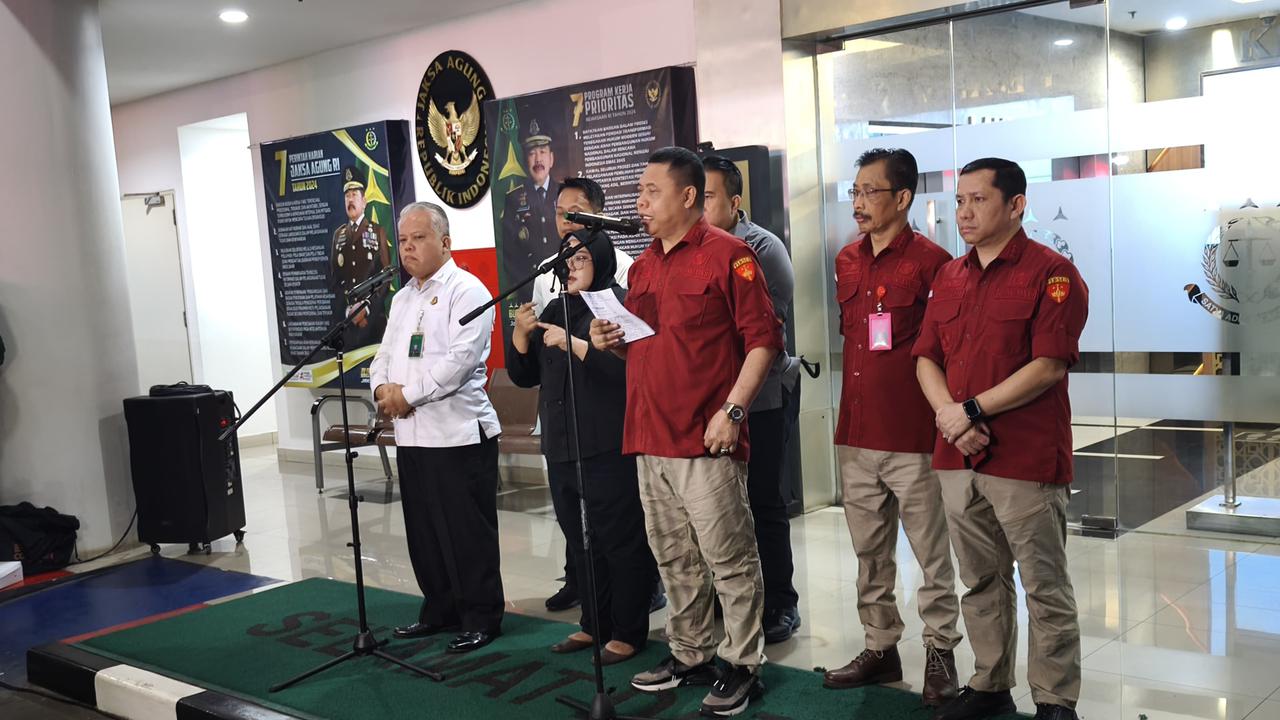 Kejagung Obok-Obok Rumah Eks Pejabat MA Terlibat Kasus Vonis Bebas Ronal Tannur, Sejumlah Uang Disita