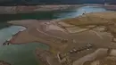 Hanya waduk yang terhubung ke lembah sungai Guadalquivir di Andalusia selatan yang kondisinya lebih buruk, yaitu 26% dari kapasitasnya. (AP Photo/Emilio Morenatti)