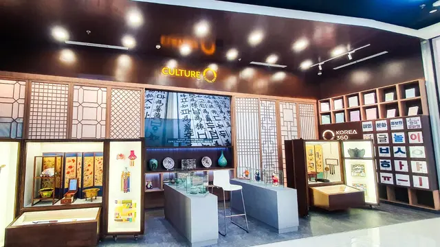 Pembukaan Collect Town, di zona Living and Lifestyle dalam pergelaran Korea 360: One-Stop Korean Experience di atrium utama Lotte Mall Jakarta, mulai 17 Agustus 2023. (Foto: Dok. Istimewa)