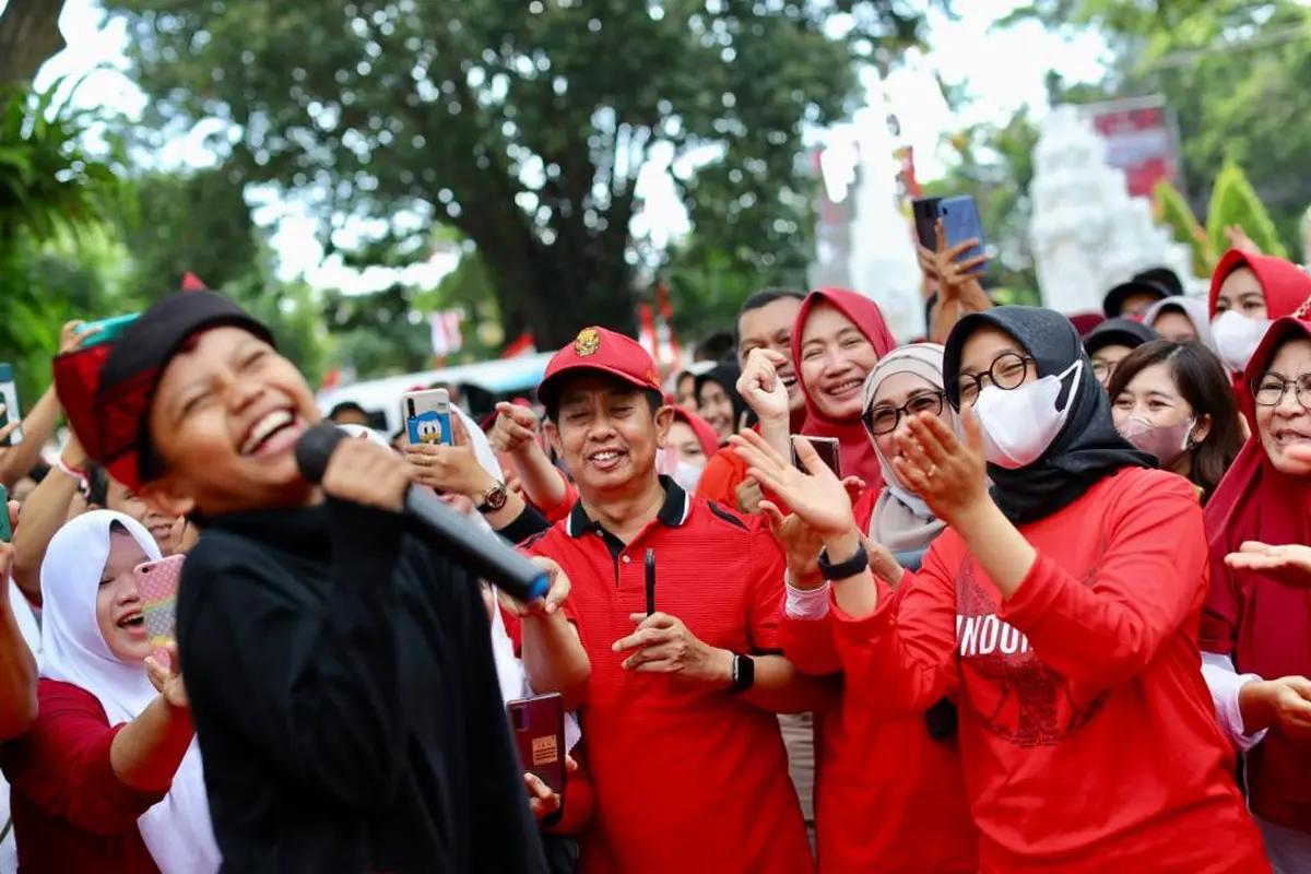 Farel Prayoga saat bernanyi dihadapan Bupati Banyuwangi Ipuk Fiestiandani beberapa waktu lalu (Istimewa)