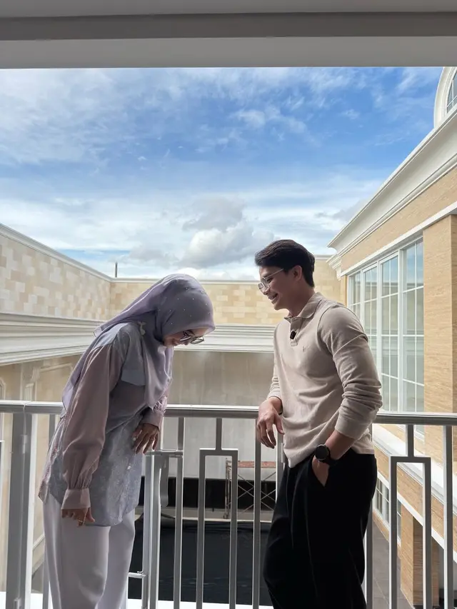 Potret Balkon Setinggi 5 Meter di Rumah Baru Ria Ricis (Instagram/@riaricis1795))