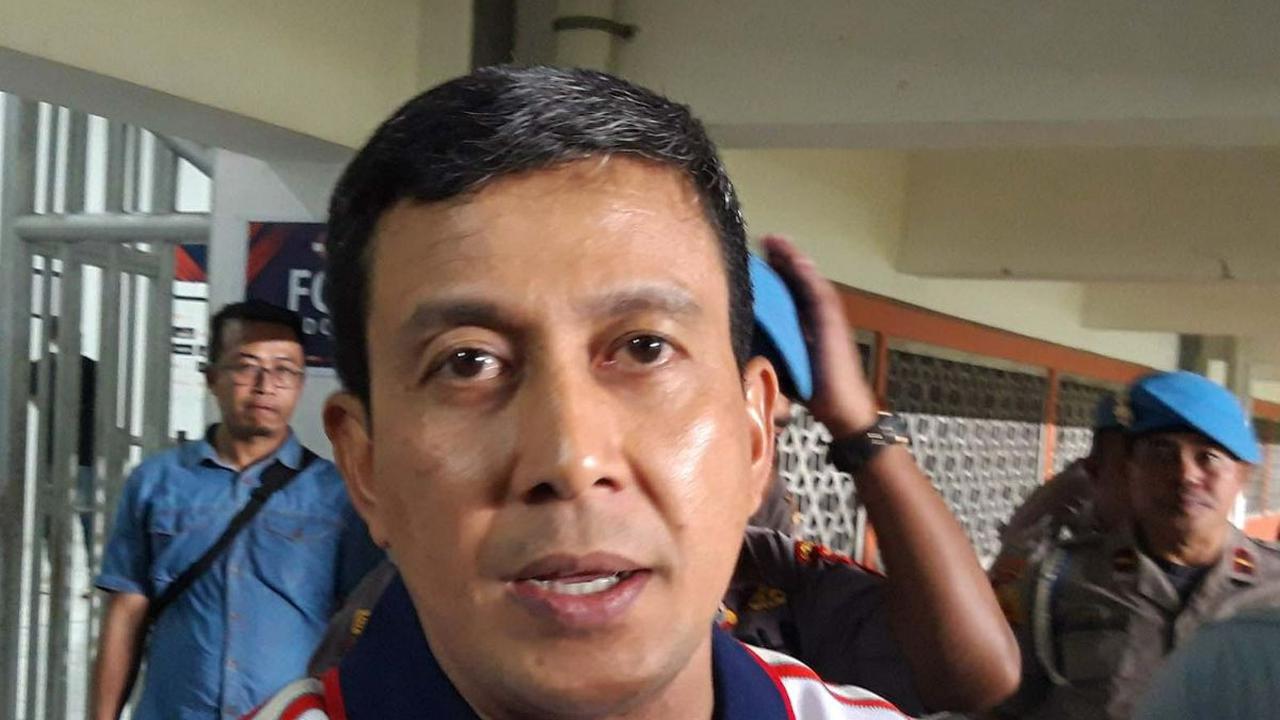 Sebelumnya, Dofiri menjabat sebagai Kepala Badan Intelijen Kepolisian Negara Republik Indonesia. Dofiri merupakan lulusan Akademi Kepolisian (Akpol) tahun 1989 dan berpengalaman dalam bidang SDM. Ia adalah lulusan terbaik di angkatannya sekaligus peraih A