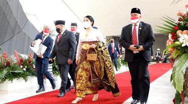 Ketua DPR Puan Maharani pakai baju adat Bali