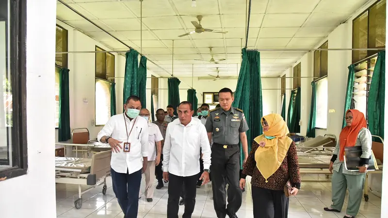 Gubernur Sumut, Edy Rahmayadi, tinjau posko evakuasi corona COVID-19