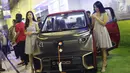 Salah satu mobil bertenaga listrik yang dipamerkan pada gelaran Indonesia Electric Motor Show (IEMS) 2019 di Jakarta, Rabu (4/9/2019). IEMS 2019 merupakan pameran khusus kendaraan listrik pertama di Indonesia yang digelar BPPT. (Liputan6.com/Helmi Fithriansyah)