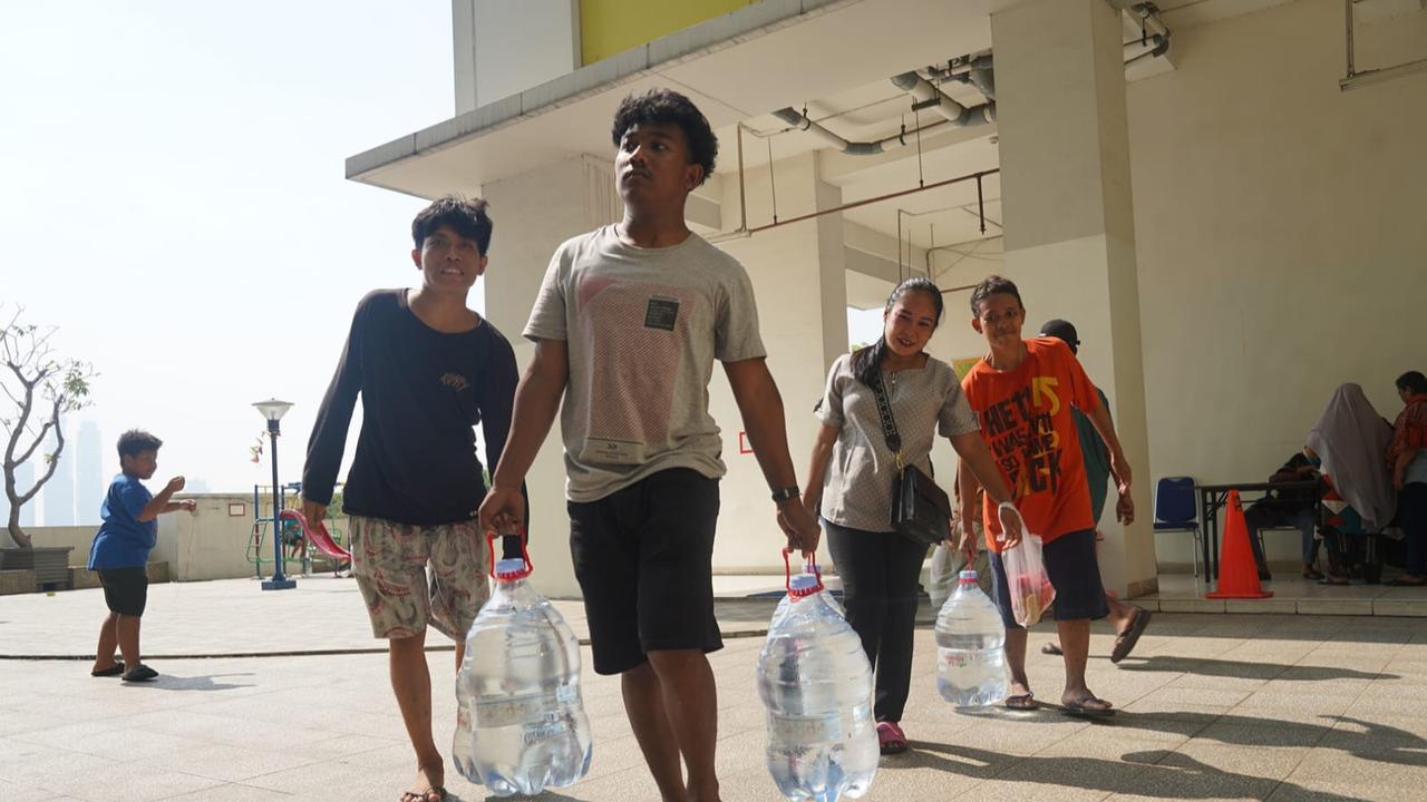 MUI DKI Jakarta Gandeng Le Minerale, Salurkan Bantuan Galon Air Mineral pada Korban Kebakaran Manggarai