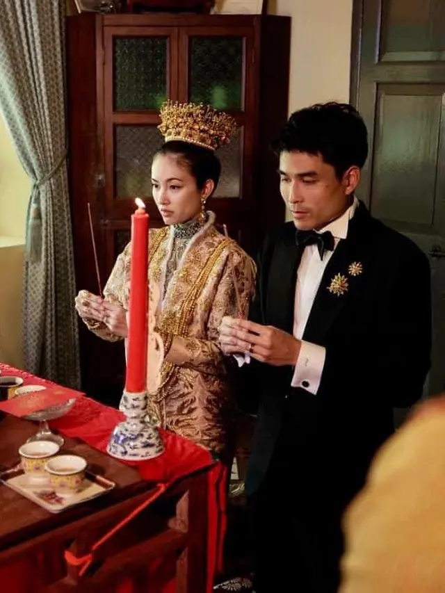 6 Potret Nong Poy Transgender Tercantik Pakai Baju Tradisional, Anggun Berkebaya