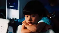 Jika anak terlalu diam, orangtua wajib mencari tahu sebabnya/copyright: unsplash/chinh le duc