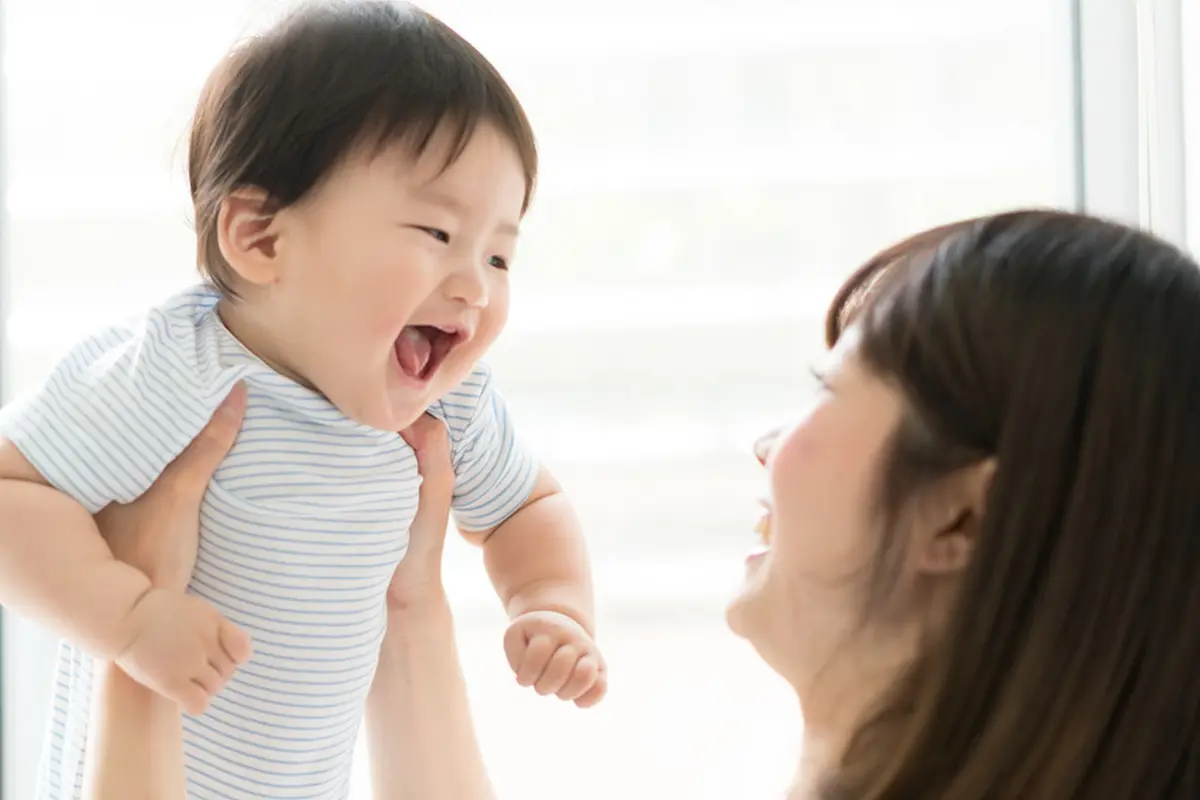 anak bayi digendong ibu