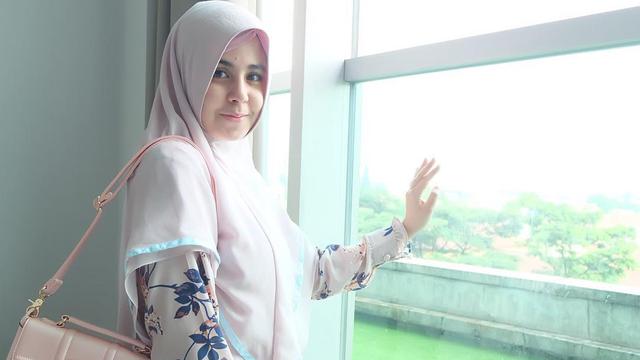 Gaya Cantik Dan Bersahaja Risty Tagor Yang Mengaku Telah Menikah Lagi Lifestyle Liputan6 Com