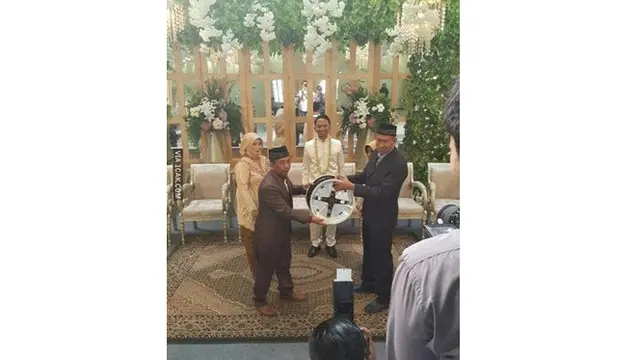 7 Mahar Nikah Ini Unik Banget, Ada yang Seperangkat Alat Game