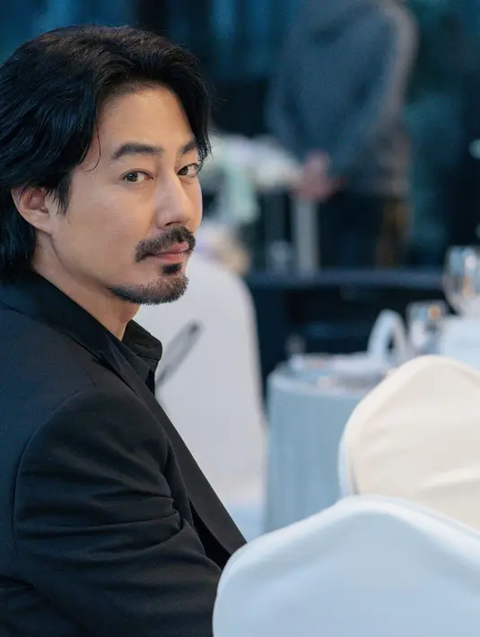 <p>Penampilan Jo In Sung yang kini berjenggot dan berkumis. (Foto: Instagram/ zoinsung_official)</p>