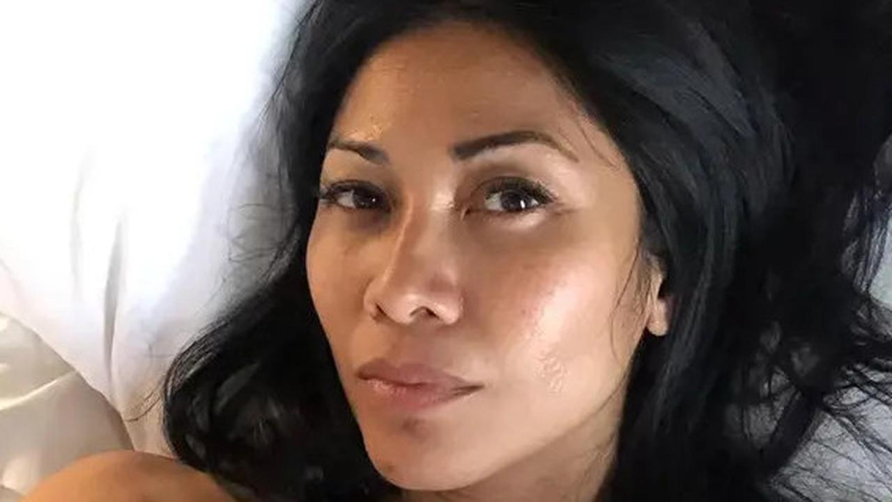 Akui Tak Jalani Botox atau Filler, Intip 6 Potret Anggun C Sasmi Tanpa Makeup Pancarkan Kecantikan Natural