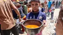 Sementara, Israel tetap mengintensifkan serangan militernya dalam apa yang dikatakannya sebagai upaya baru untuk menghancurkan Hamas dan menyerang para pencari bantuan di lokasi Yayasan Kemanusiaan Gaza (GHF). (Omar AL-QATTAA/AFP)