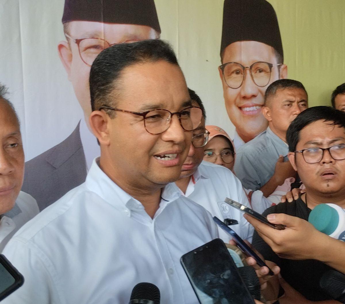 "Jadi menurut saya sudah jalankan saja netralitas, toh ini sedang menceritakan sejarah kok bukan memenangkan salah satu," pungkasnya.