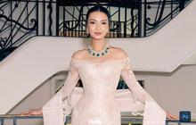 Pancarkan Aura Mahal, Potret Raline Shah Berkebaya dan Pakai Kain Ulos di Acara Closing Cannes Film Festival Buat Kagum