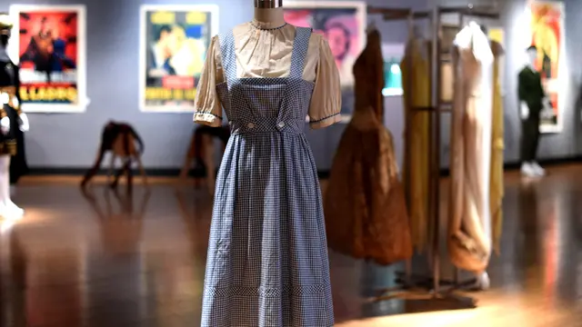 Gaun Judy Garland di Wizard of Oz