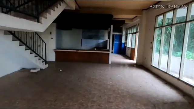 Viral Rumah di Tepi Jurang Terbengkalai 10 Tahun, 7 Potretnya Bikin Merinding