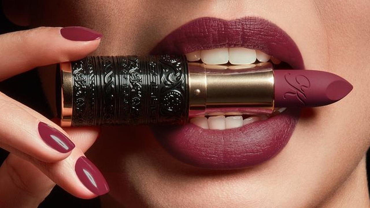 Rahasia di Balik Koleksi Lipstik Perempuan, Ini 6 Alasan Kenapa Perempuan Bisa Punya Banyak Lipstik