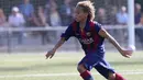 Kemampuan Xavi Simons menggiring dan mengumpan bola membuatnya kerap disebut sebagai The Next Xavi, mantan kapten Barcelona. (Mundodeportivo.com)