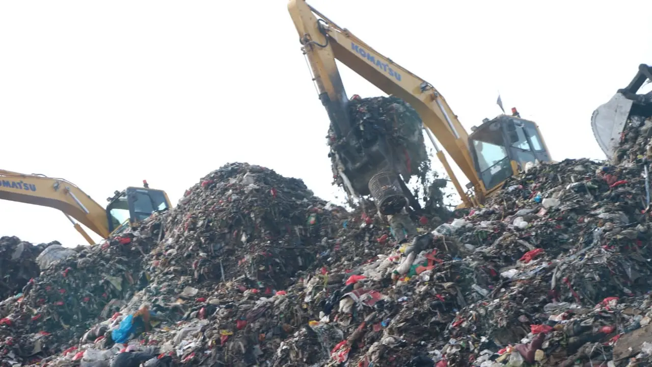 Tempat Pembuangan Sampah Terpadu (TPST) Bantargebang.