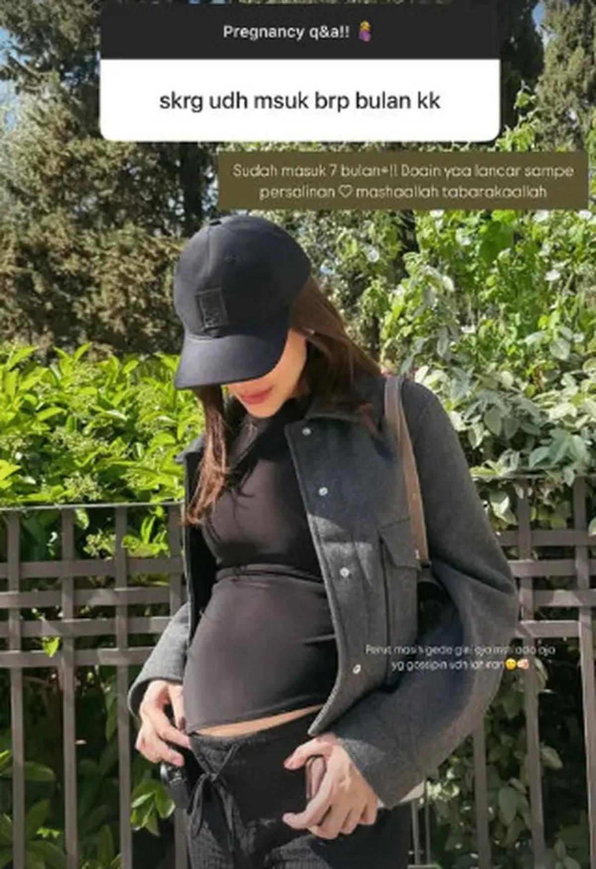 7 Potret Terbaru Aaliyah Massaid di Kehamilan 7 Bulan, Tampil Langsing