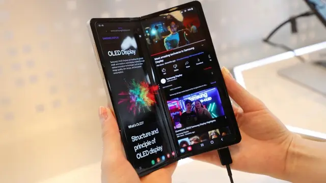 Prototipe HP layar lipat Samsung